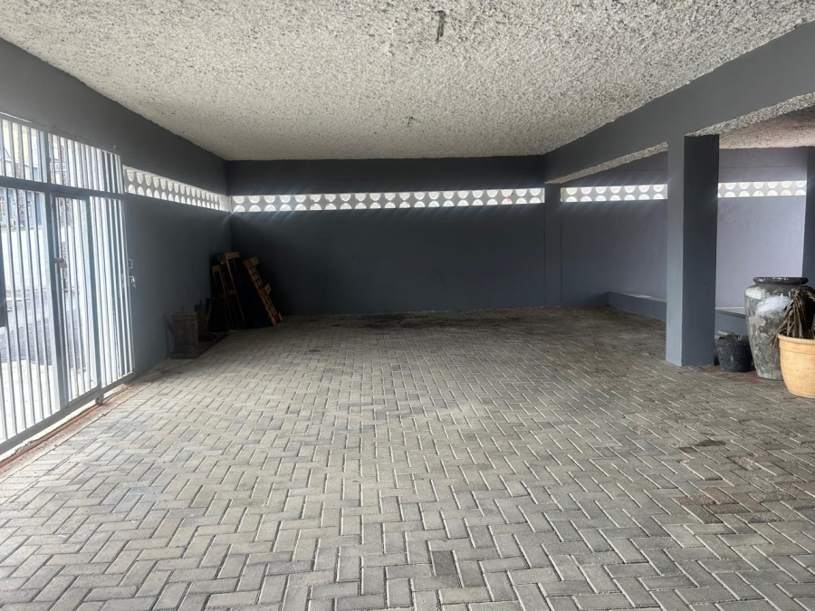 17 Bedroom Property for Sale in Quigney Eastern Cape